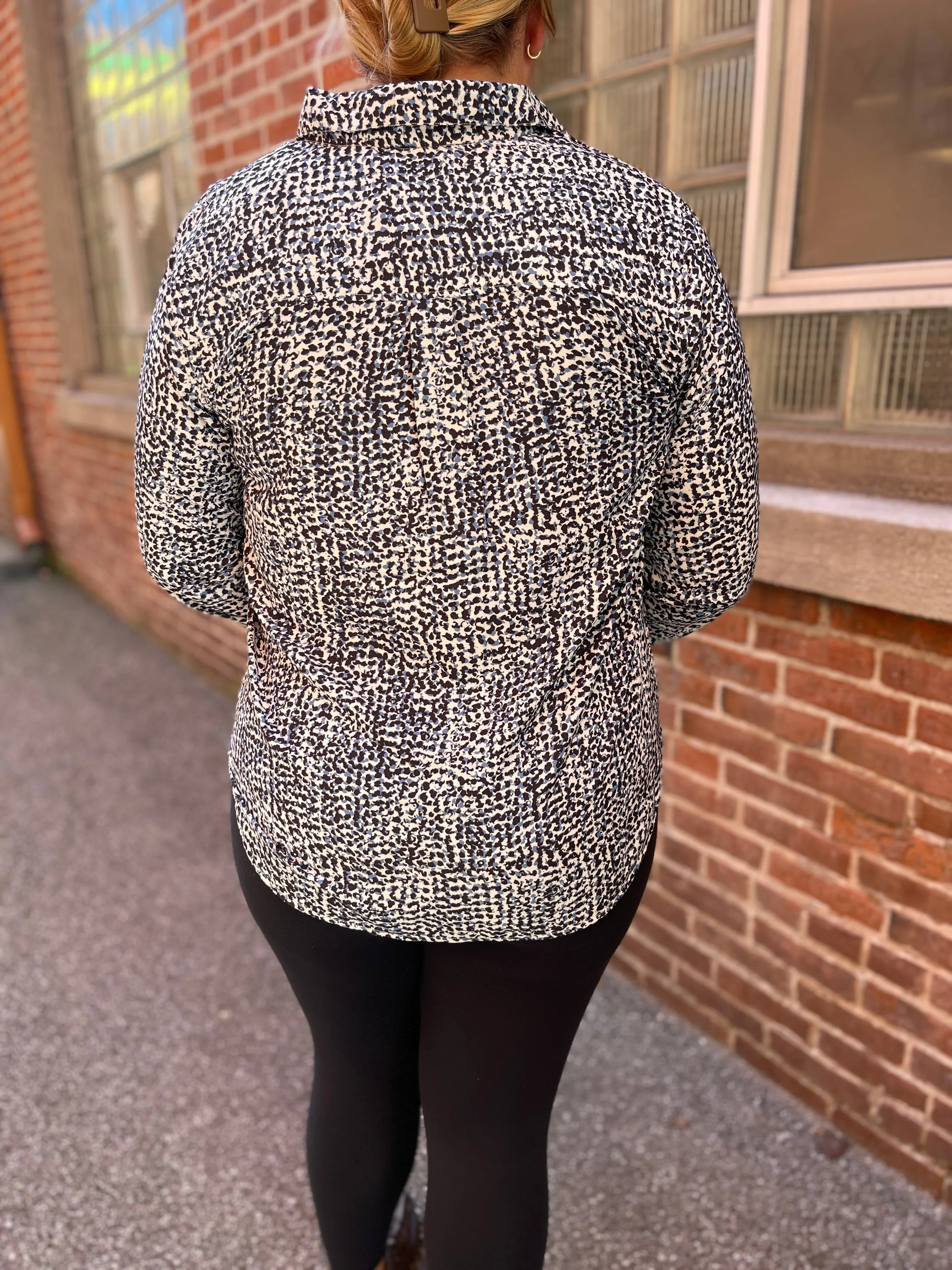 BLUE/BLACK BUTTON UP BLOUSE