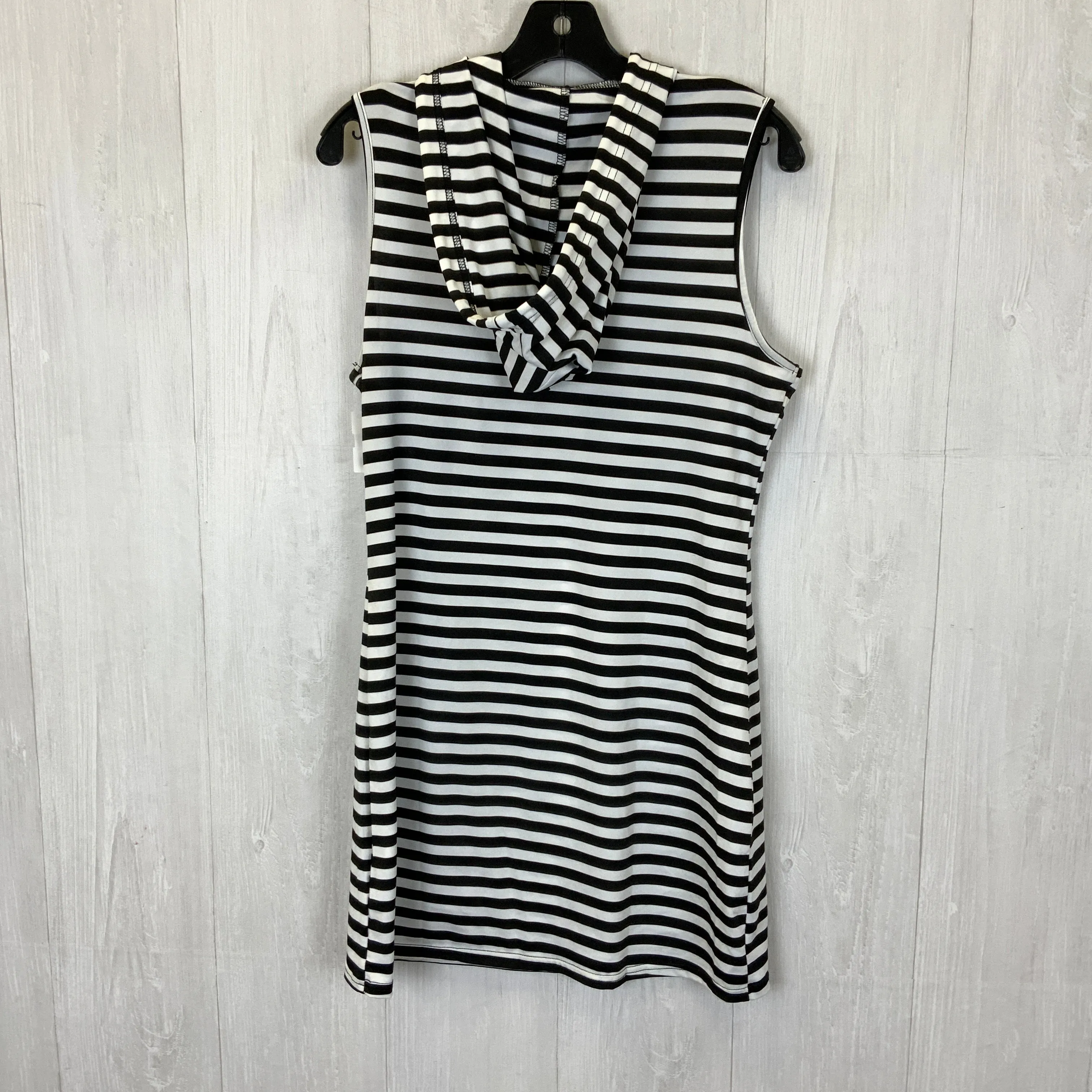 Dress Casual Short By Shein  Size: L