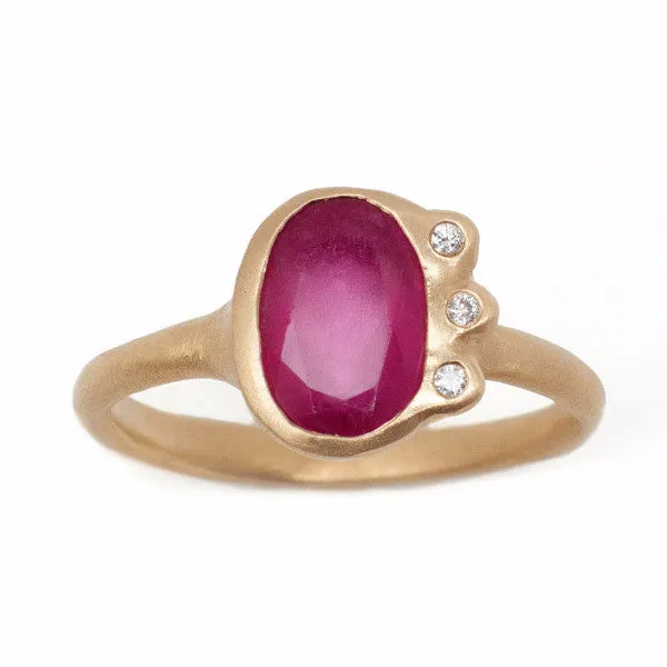 Eloise Ring with ruby and white diamonds