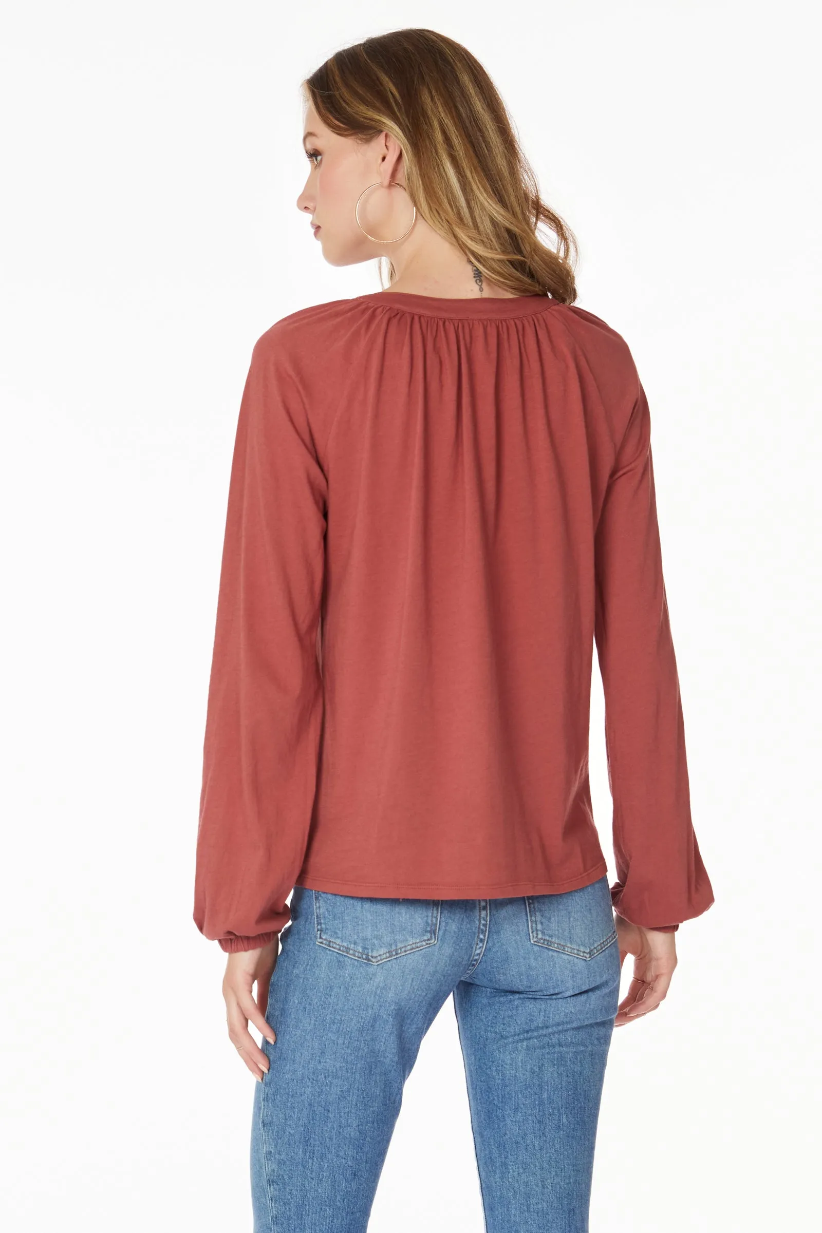 SPLIT NECK SHIRRED TEE